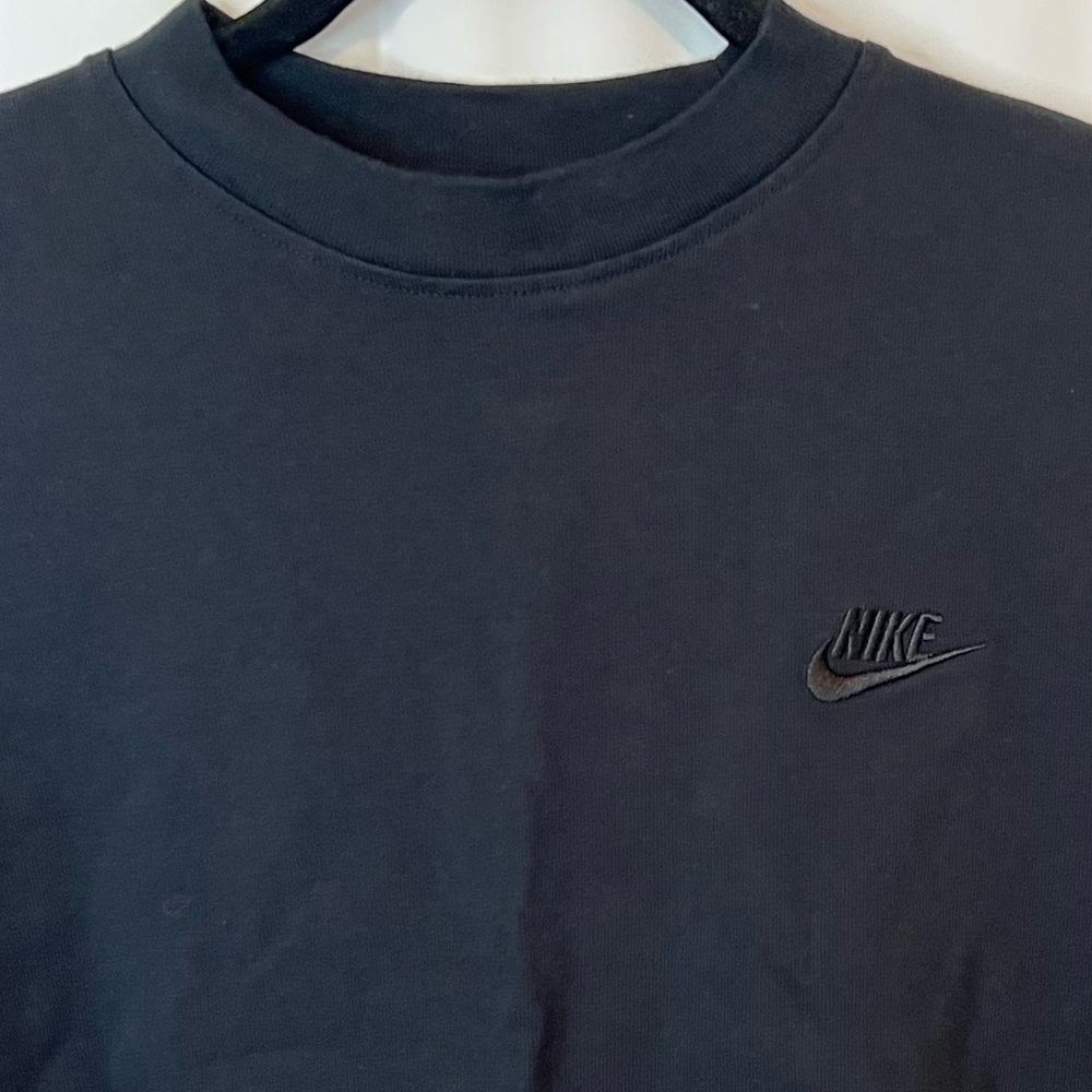 Women's Nike Cropped Tee Crew Neck Drop Sleeve Tone on Tone Logo Size Large - Picture 3 of 7
